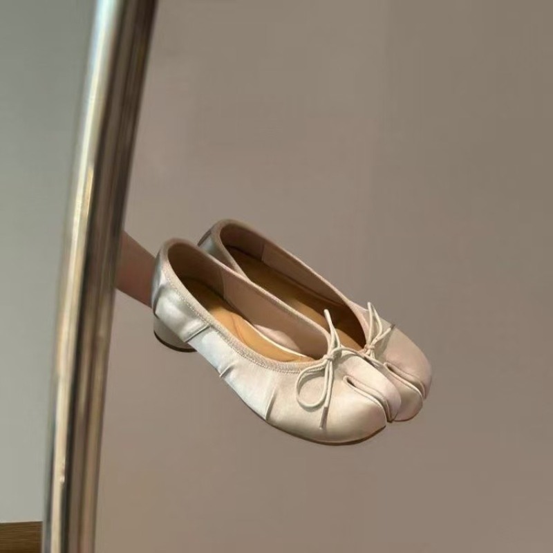 스윗보우 여성용 2026년 봄 신상 슬립온 얇은굽 부드 - Embroidery Flat Shoes 리뷰 및 가격